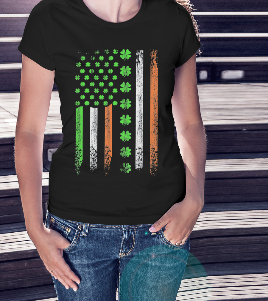 St Patricks Day US Flag With Shamrocks And Irish Colors T-Shirt