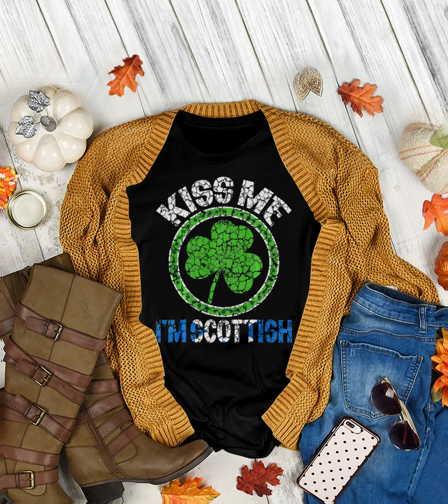 Kiss Me I'm Scottish Shamrock St Patricks Day T-Shirt