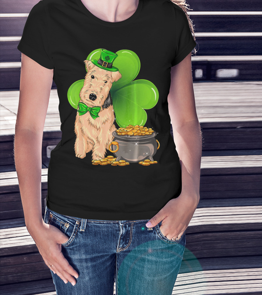 Lakeland Terrier St Patricks Day Leprechaun Hat Shamrock Pot Of Gold T-Shirt