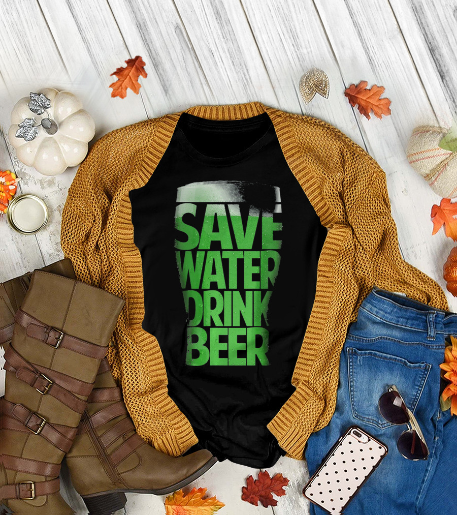 Save Water Drink Beer Funny St Pat Saint Patrick's Day Green Beer Glass T-Shirt