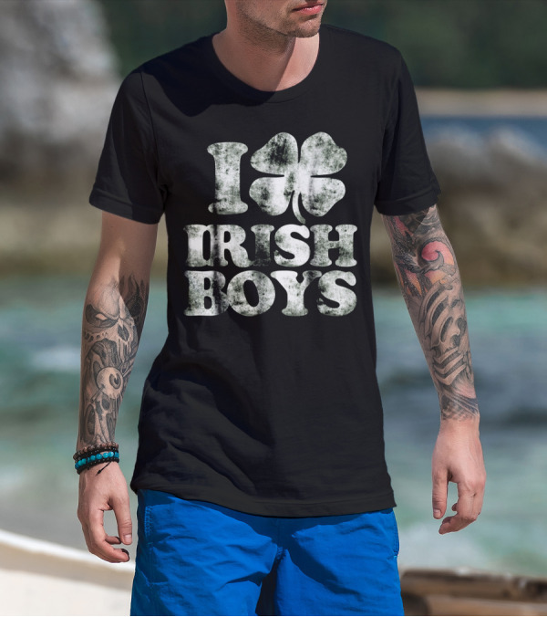 I Love Irish Boys Vintage Shamrock Irish Boys Shamrock T-Shirt