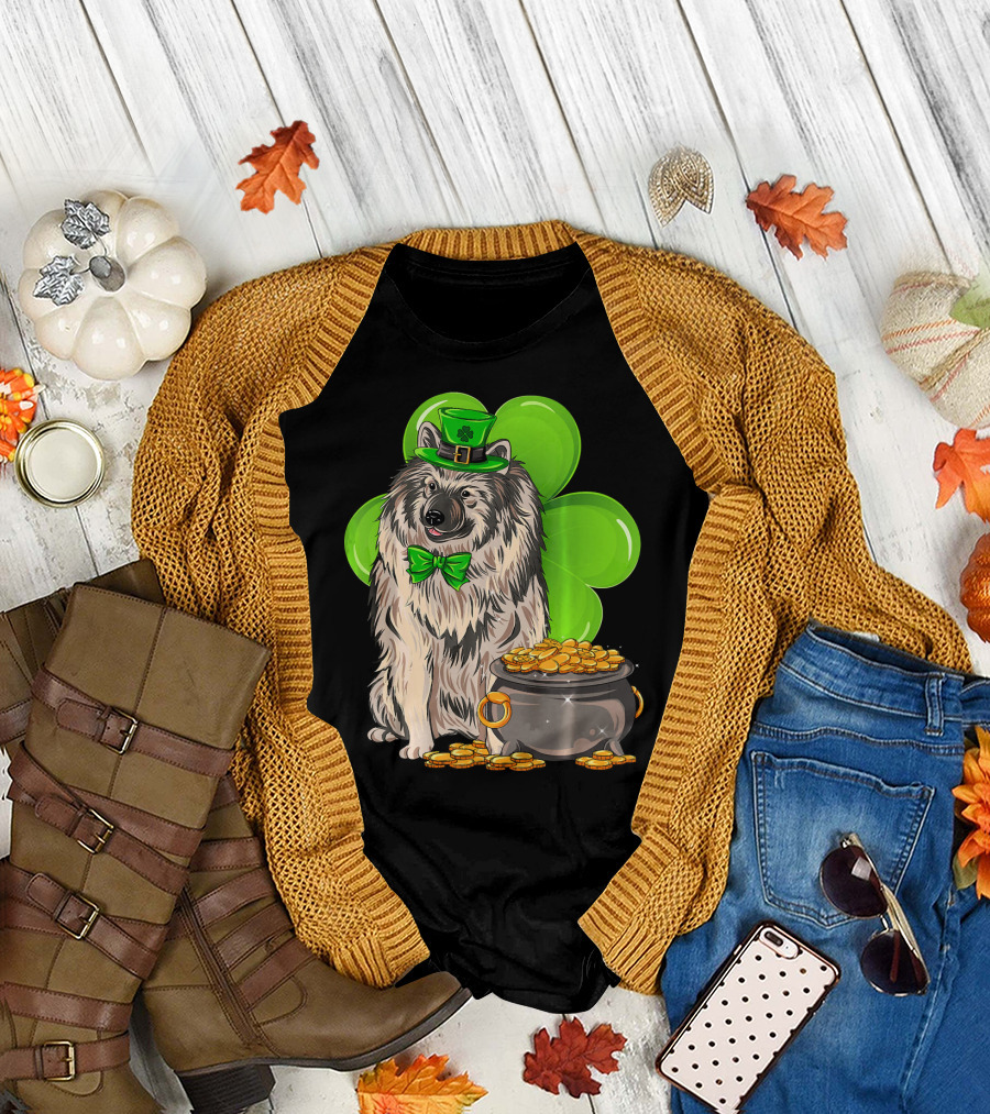 Keeshond St Patricks Day Leprechaun Dog Clover Pot of Gold T-Shirt