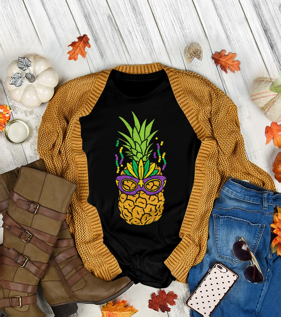 Pineapple Jester Mask Mardi Gras Fruit Funny Cool T-Shirt