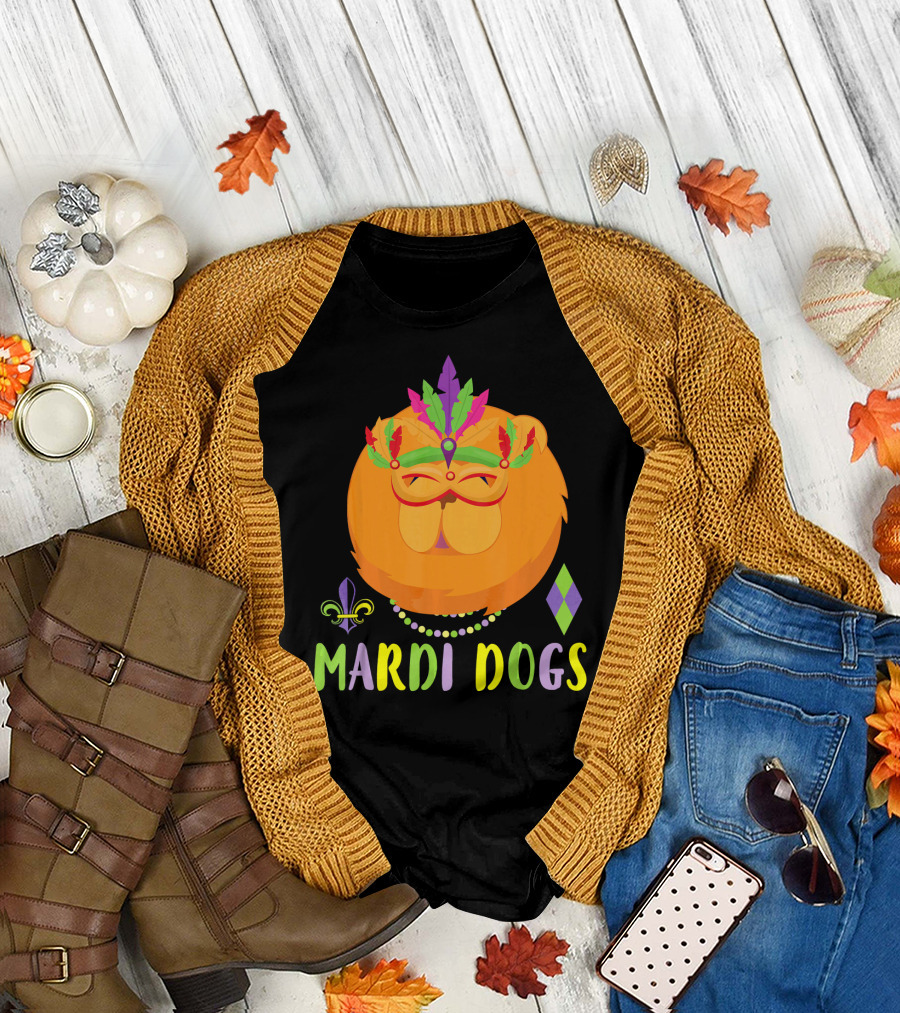 Mardi Dogs Chow Chow Costume with Beads and Mardi Gras Mask T-Shirt