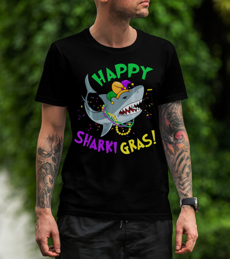 Happy Sharki Gras Mardi Gras Shark With Beads And Jester Hat T-Shirt
