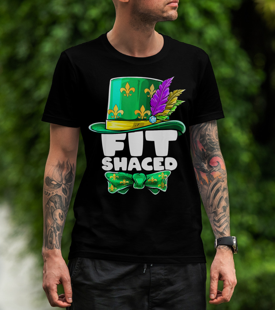 Mardi Gras Fit Shaced Green Hat Fleur-de-Lis Bow Tie Feathers T-Shirt