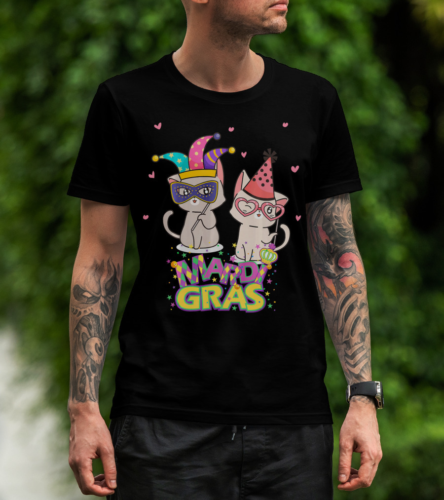 Chillin With My Cats Mardi Gras Party Masks And Hearts T-Shirt