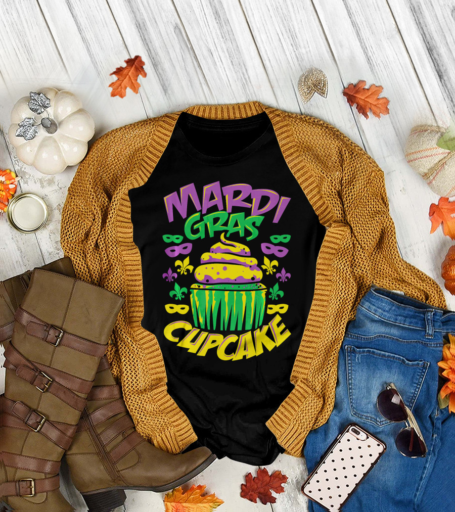 Mardi Gras Cupcake New Orleans Masks Fleur-de-Lis T-Shirt