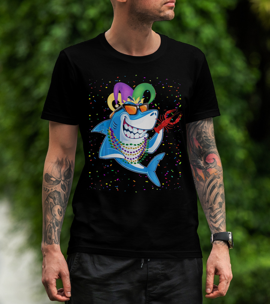 Funny Shark Mardi Gras Jester Beads Crawfish T-Shirt