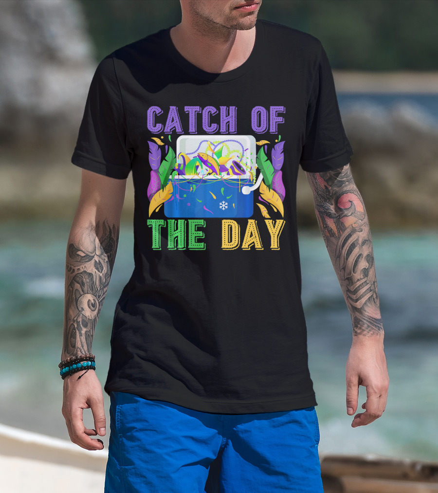 Catch Of The Day Funny Mardi Gras Beads Masks Crawfish T-Shirt