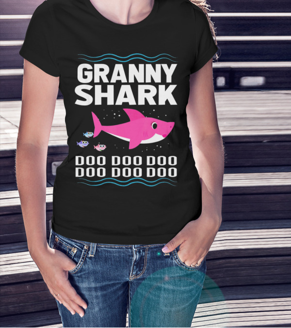 Granny Shark Doo Doo Doo Doo Pink Funny Baby Shark T-Shirt