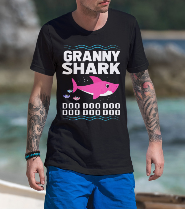 Granny Shark Doo Doo Doo Doo Pink Funny Baby Shark T-Shirt