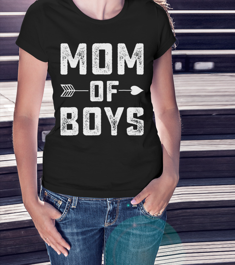 MOM OF BOYS Arrows Heart Rustic T-Shirt