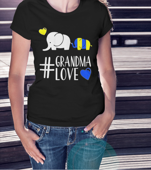 Grandma Love Autism Awareness Cute Elephants Hearts T-Shirt