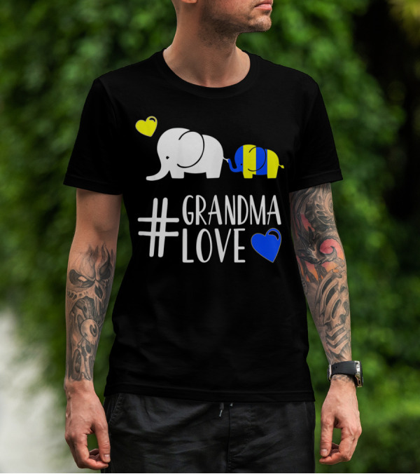 Grandma Love Autism Awareness Cute Elephants Hearts T-Shirt