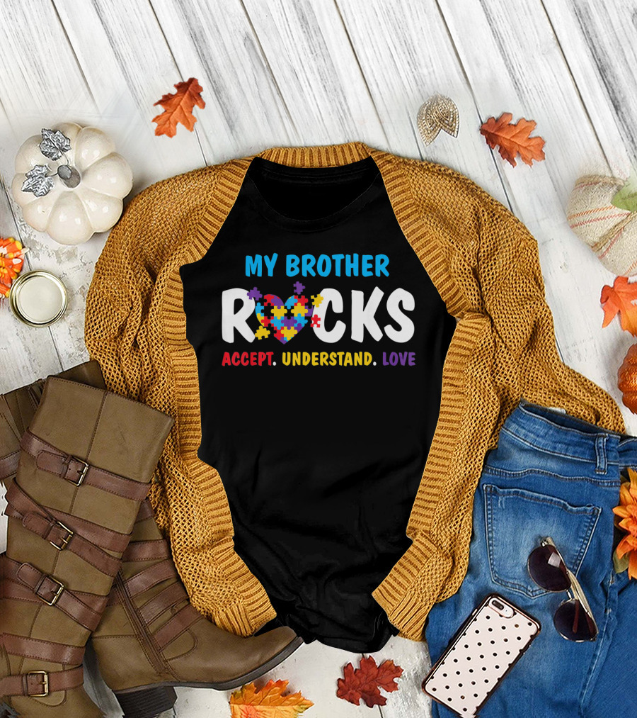 My Brother Rocks Accept Understand Love Puzzle Heart Autism Awareness T-Shirt
