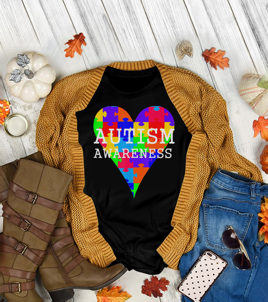 AUTISM AWARENESS PUZZLE HEART RAINBOW T-Shirt