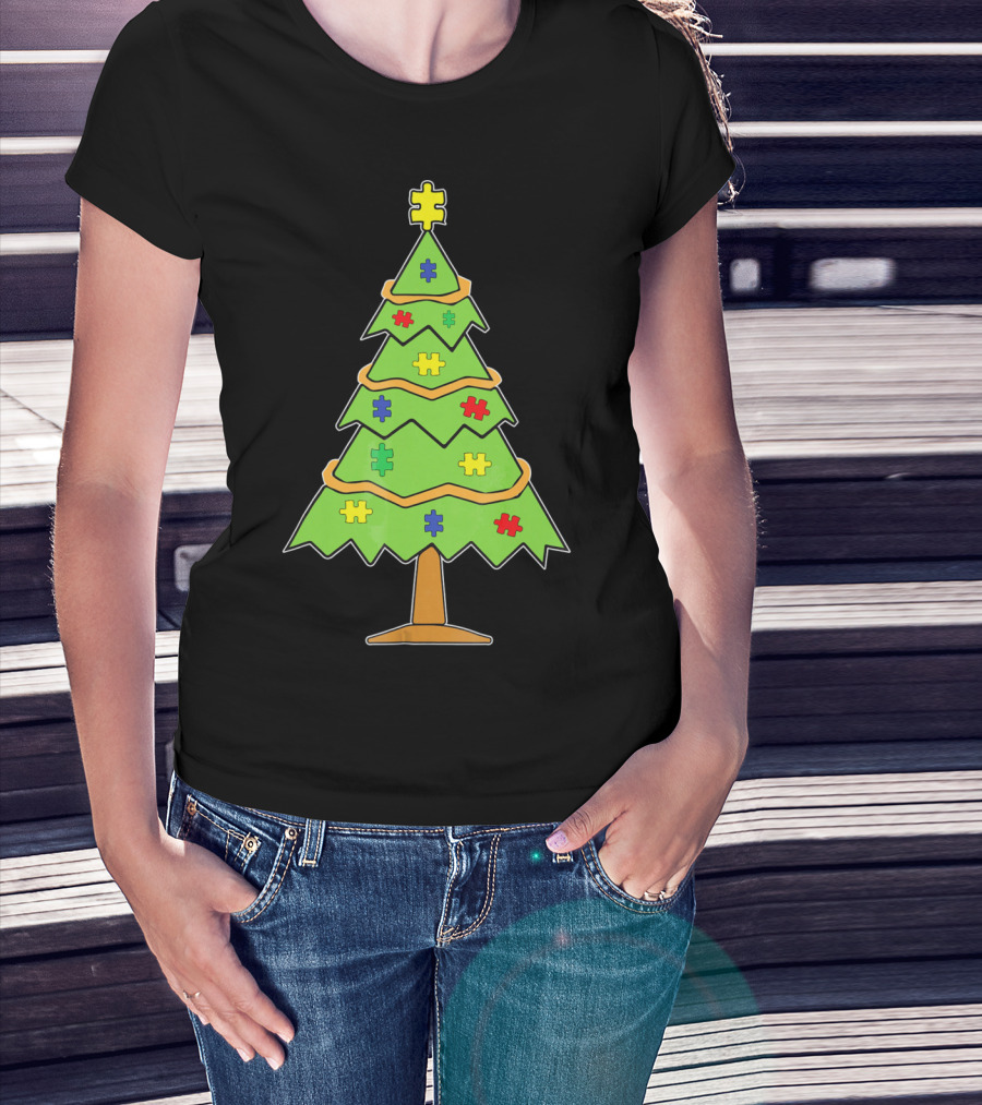 Autism Awareness Christmas Tree With Colorful Puzzle Pieces T-Shirt