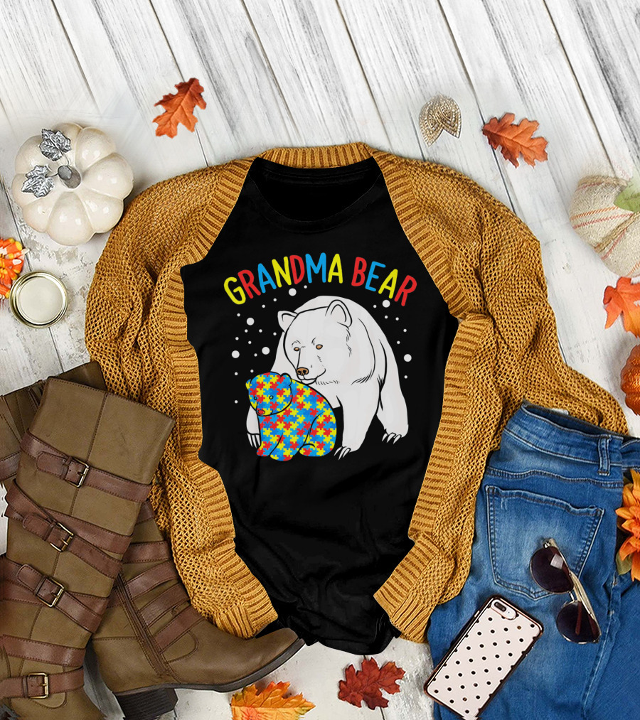 Grandma Bear Autism Puzzle Pattern Hugging Cubs T-Shirt