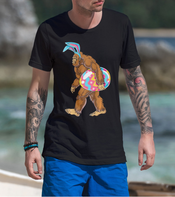 Bigfoot Sasquatch With Easter Bunny Ears And Egg T-Shirt