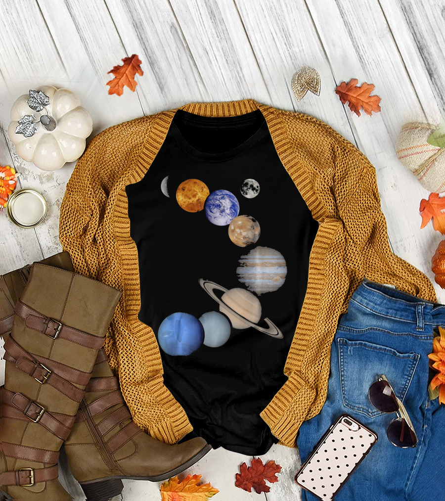 Planet Solar System Earth Moon Sun Mars Jupiter Saturn Neptune Uranus T-Shirt
