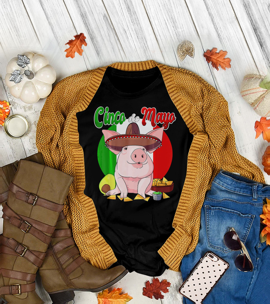 Cinco de Mayo Pig Sombrero Nachos Avocado Fiesta T-Shirt