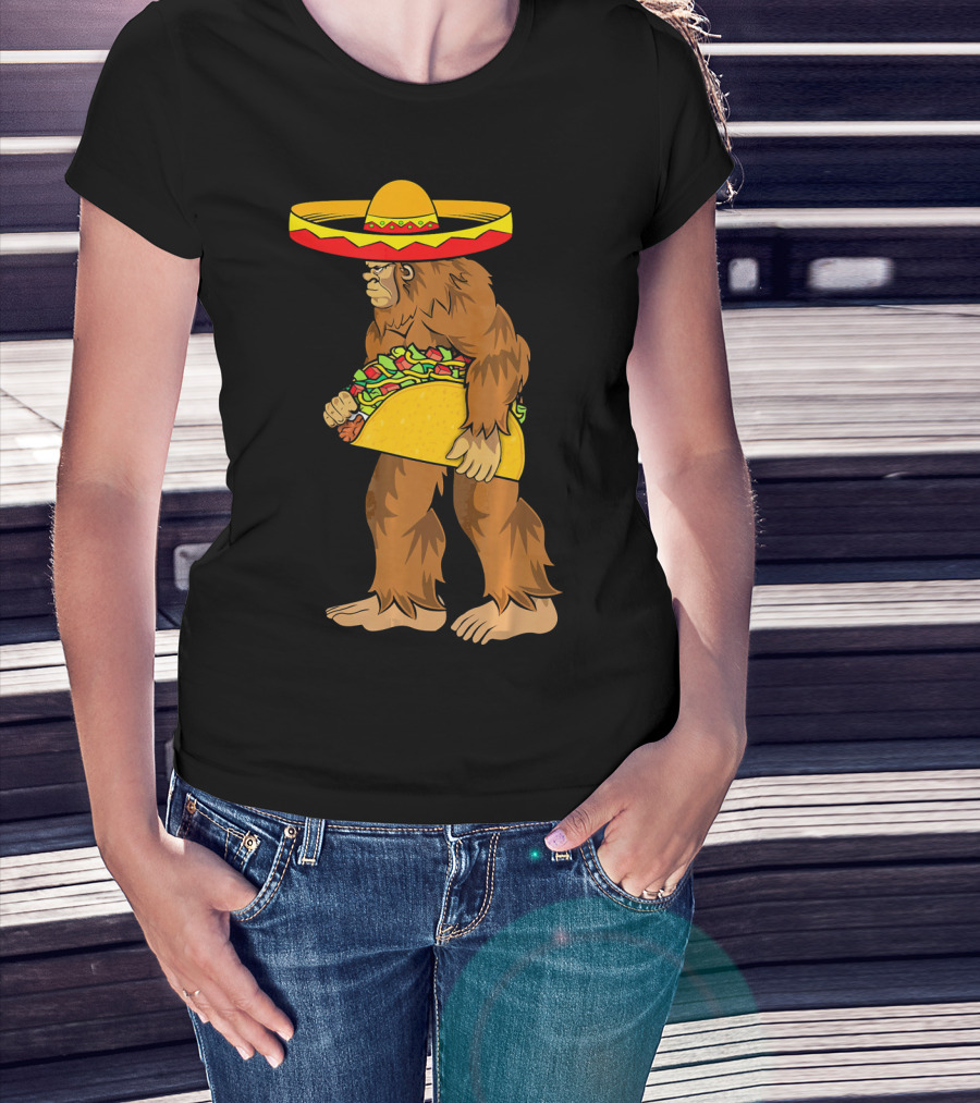 Bigfoot Carrying Taco Sombrero Cinco De Mayo T-Shirt