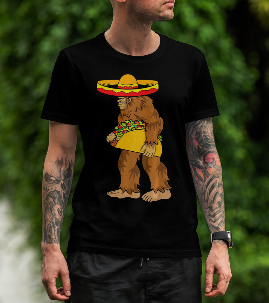 Bigfoot Carrying Taco Sombrero Cinco De Mayo T-Shirt