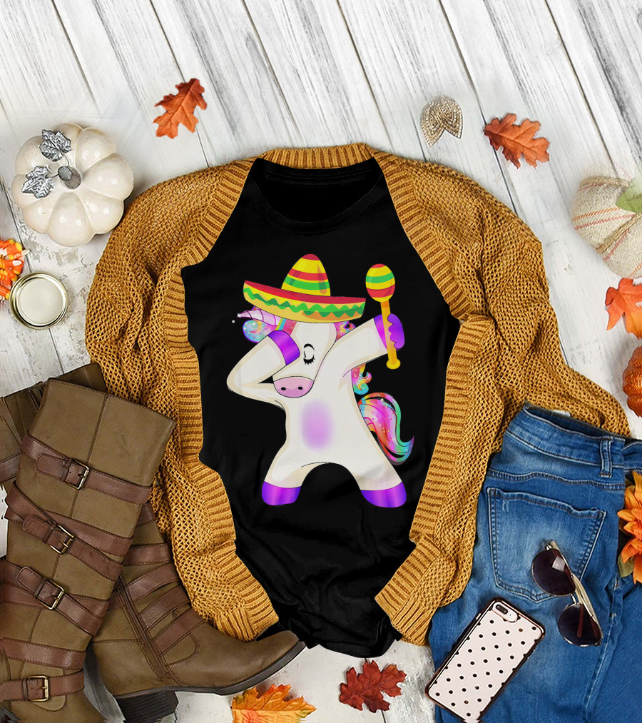Cinco De Mayo Dabbing Unicorn Sombrero Maracas T-Shirt