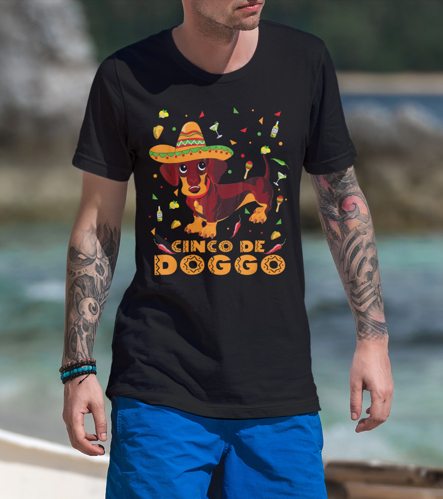 Cinco De Doggo Dachshund Sombrero Chili Peppers Margarita Fiesta Theme Mexican Cinco T-Shirt