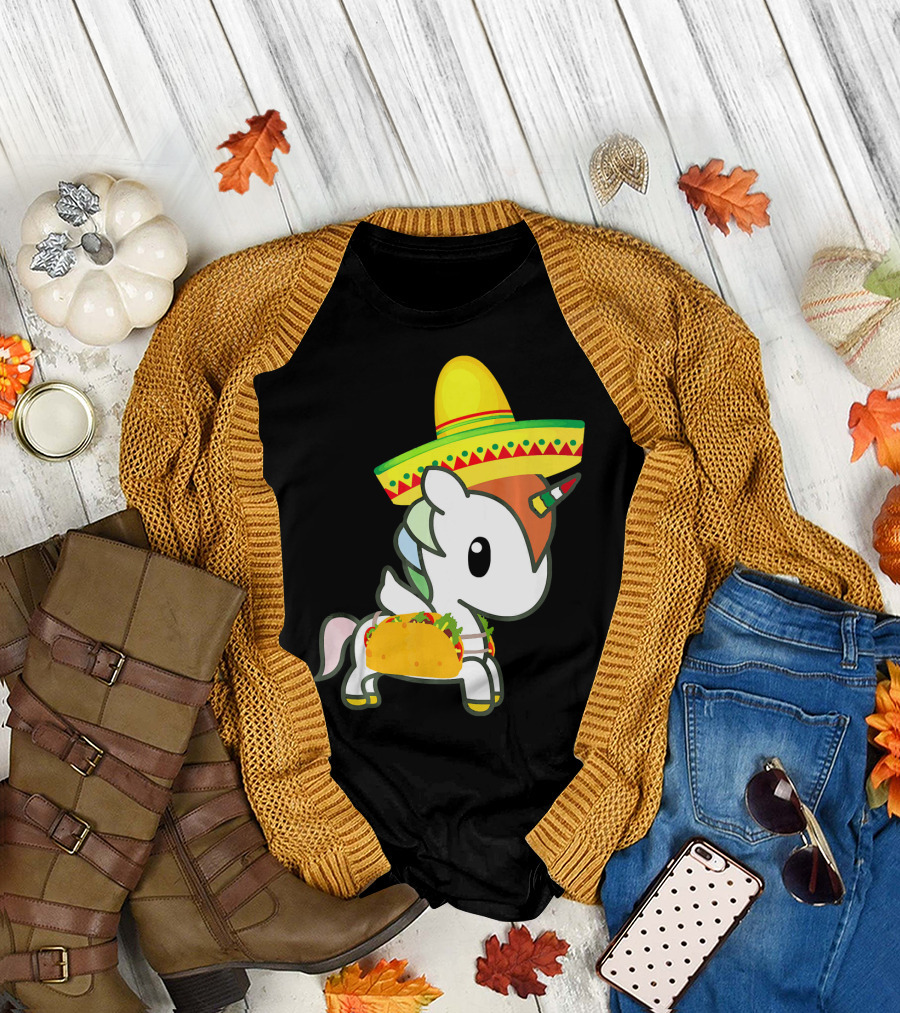 Chibi Cinco de Mayo Unicorn Wearing Sombrero Taco T-Shirt