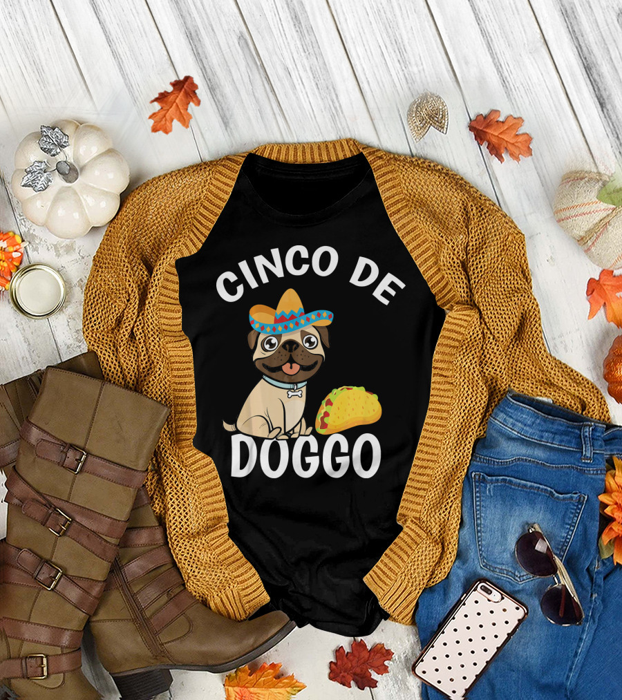 Cinco de Doggo Mexican Pug Sombrero Taco T-Shirt