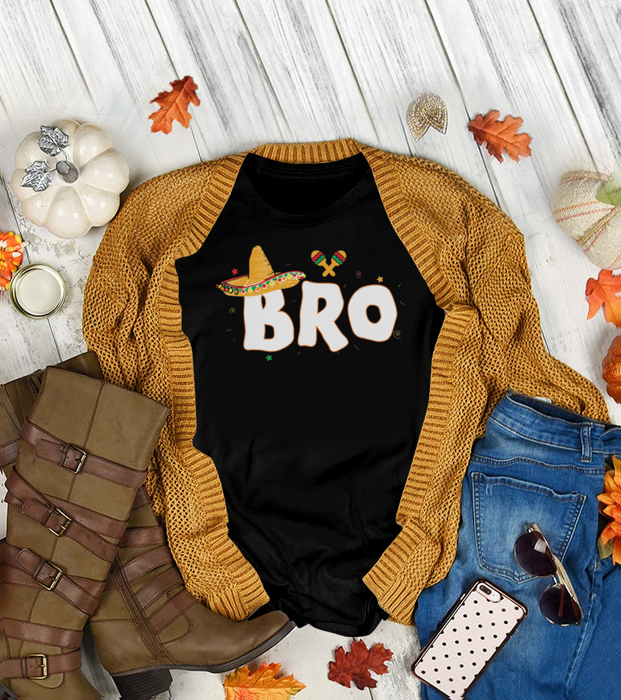 Fiesta Mexican Party Funny Cinco De Mayo Sombrero Maracas Bro T-Shirt
