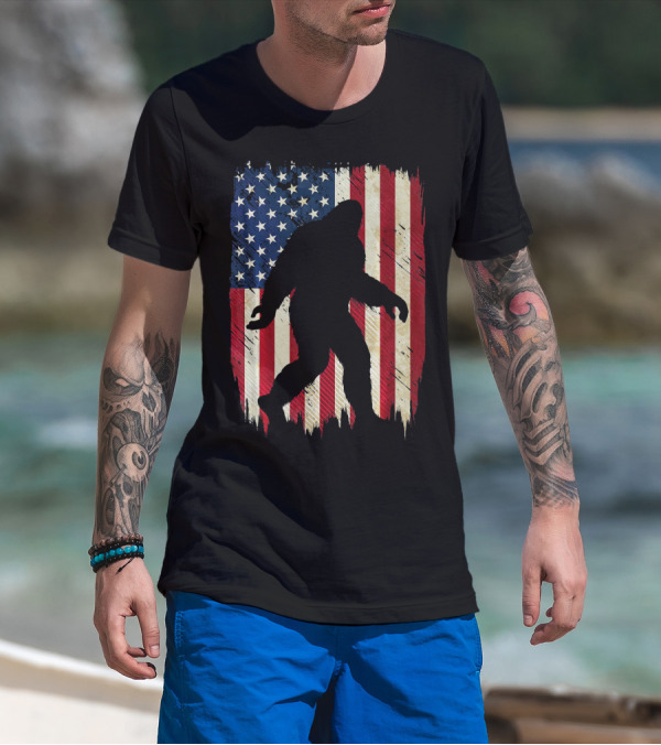 Bigfoot Sasquatch Silhouette Over American Flag USA T-Shirt
