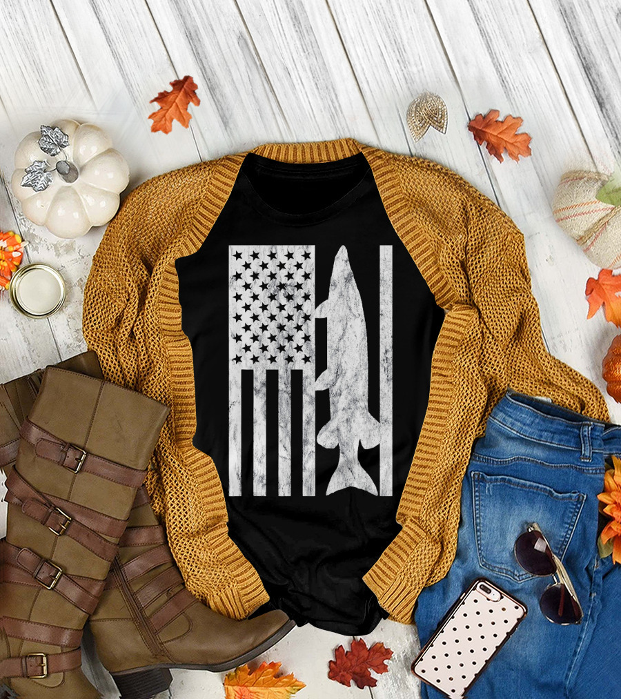 American Flag Musky Fishing T-Shirt