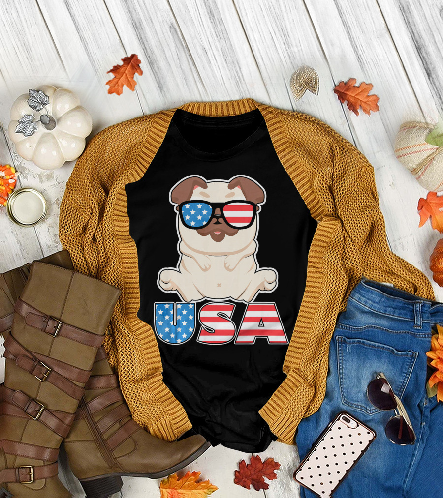 USA 4th of July Patriotic Pug Wearing American Flag Sunglasses T-Shirt