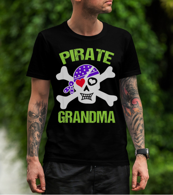 Pirate Grandma Skull With Bandana And Heart Eye T-Shirt