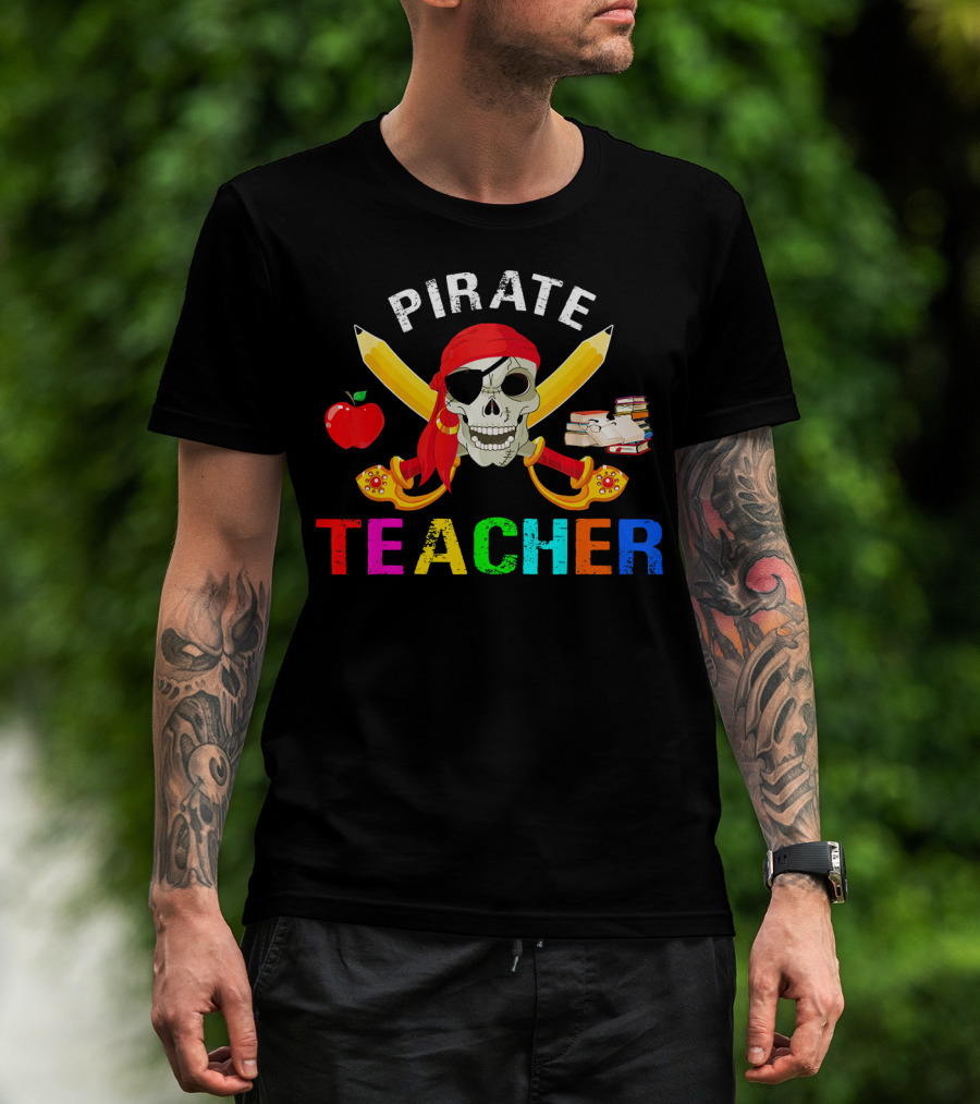 Pirate Teacher Skull Apple Books Halloween T-Shirt