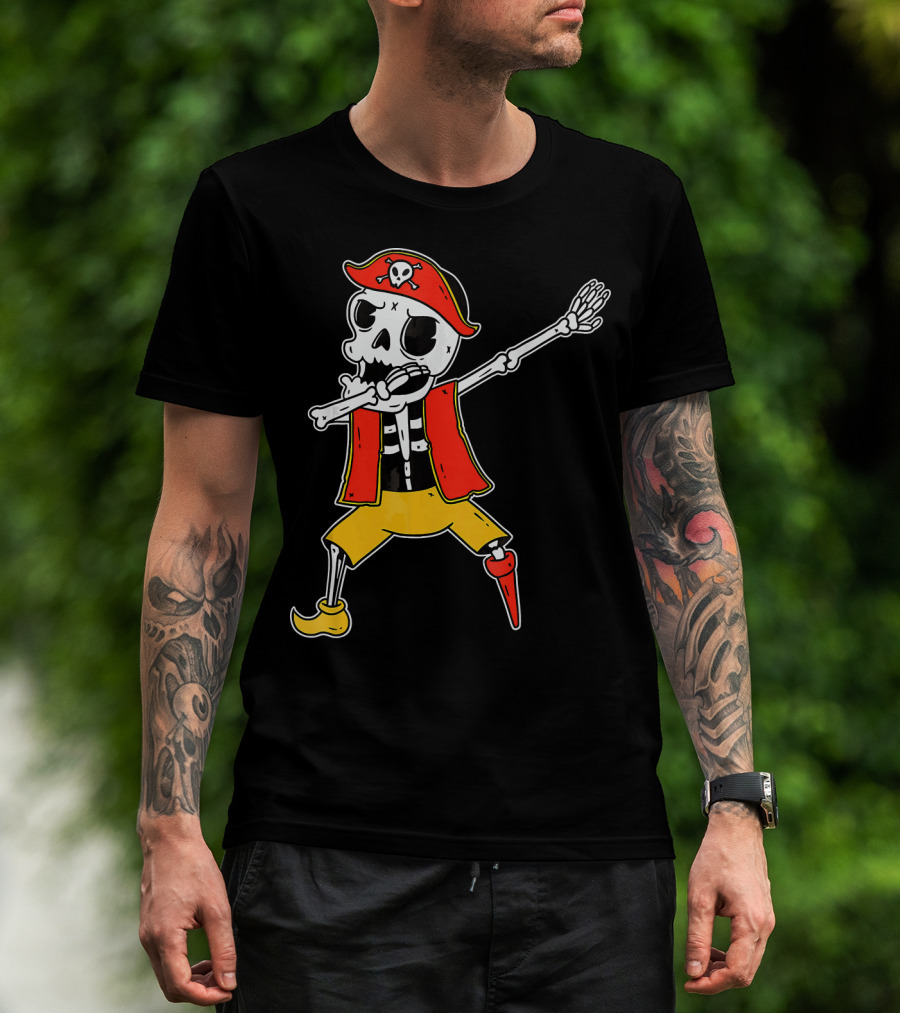 Dabbing Skeleton Pirate Skull And Crossbones Hat T-Shirt