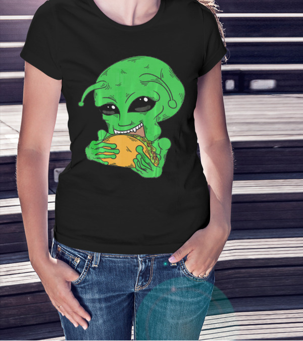 Alien Eating Taco Cool Outer Space UFO T-Shirt
