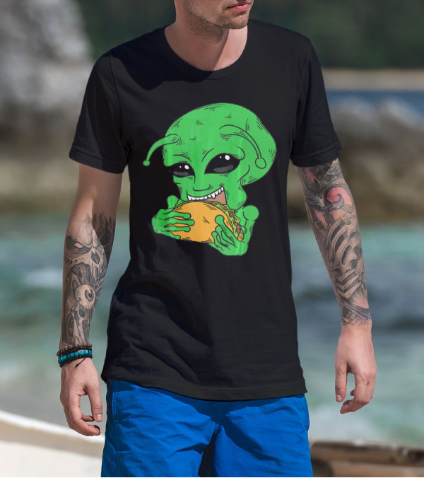 Alien Eating Taco Cool Outer Space UFO T-Shirt