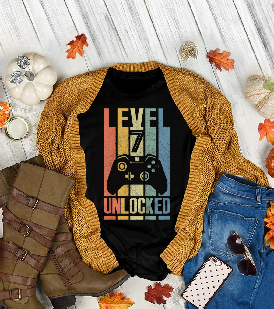 Level 7 Unlocked Video Game Controller Retro Kids T-Shirt