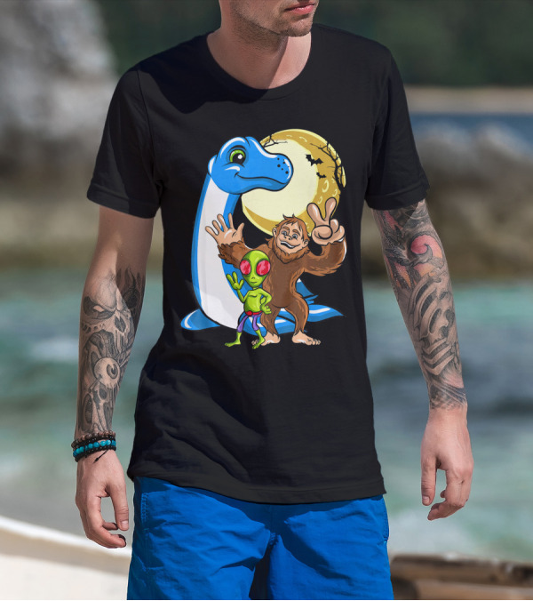 Bigfoot Sasquatch Loch Ness Monster Ness Alien Moon Scene T-Shirt