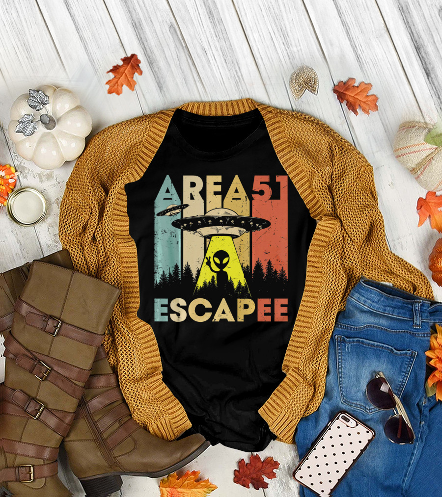 Area 51 Escapee UFO Alien Vintage Halloween Costume T-Shirt