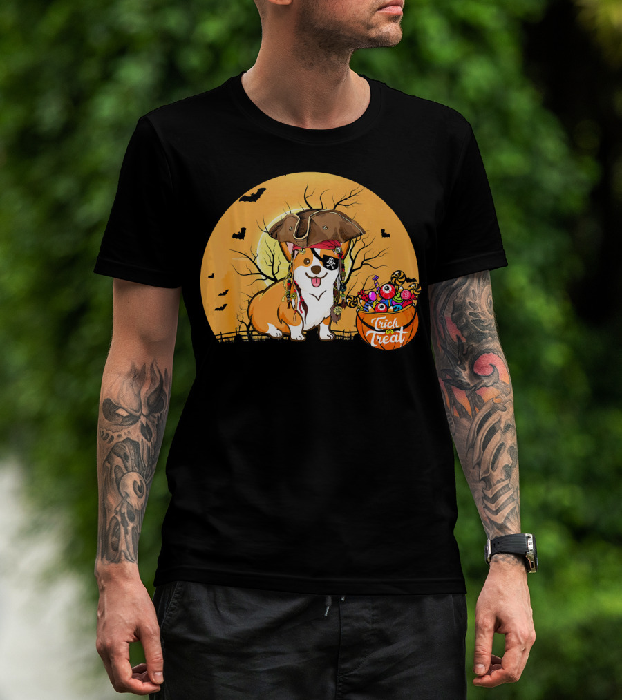 Trick Or Treat Pirate Corgi Halloween Scene With Candy Bowl And Bats T-Shirt