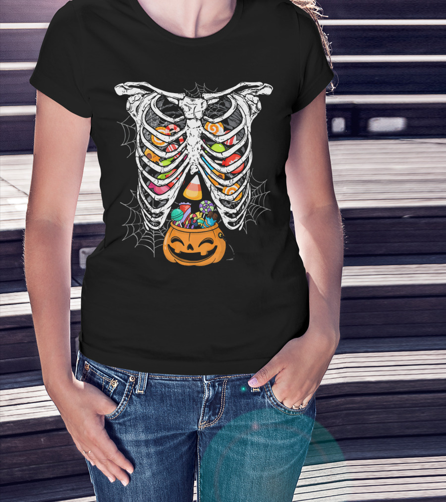 Skeleton Rib Cage X Ray Candy Halloween Pumpkin Fun T-Shirt