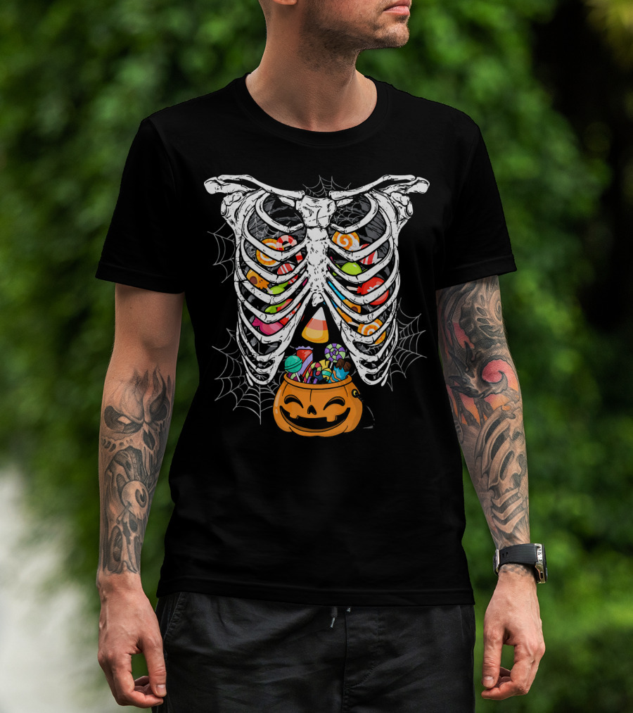 Skeleton Rib Cage X Ray Candy Halloween Pumpkin Fun T-Shirt
