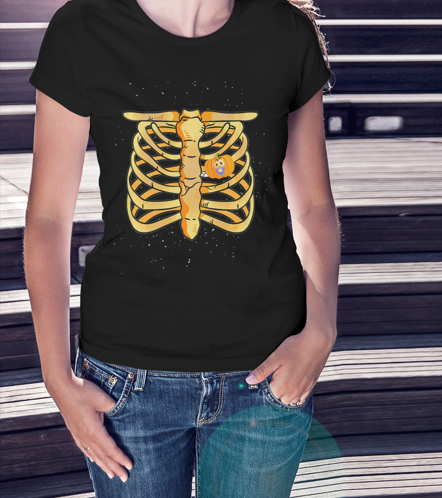 Pregnant Skeleton Announcement Pumpkin Baby Bump Ribcage Halloween T-Shirt