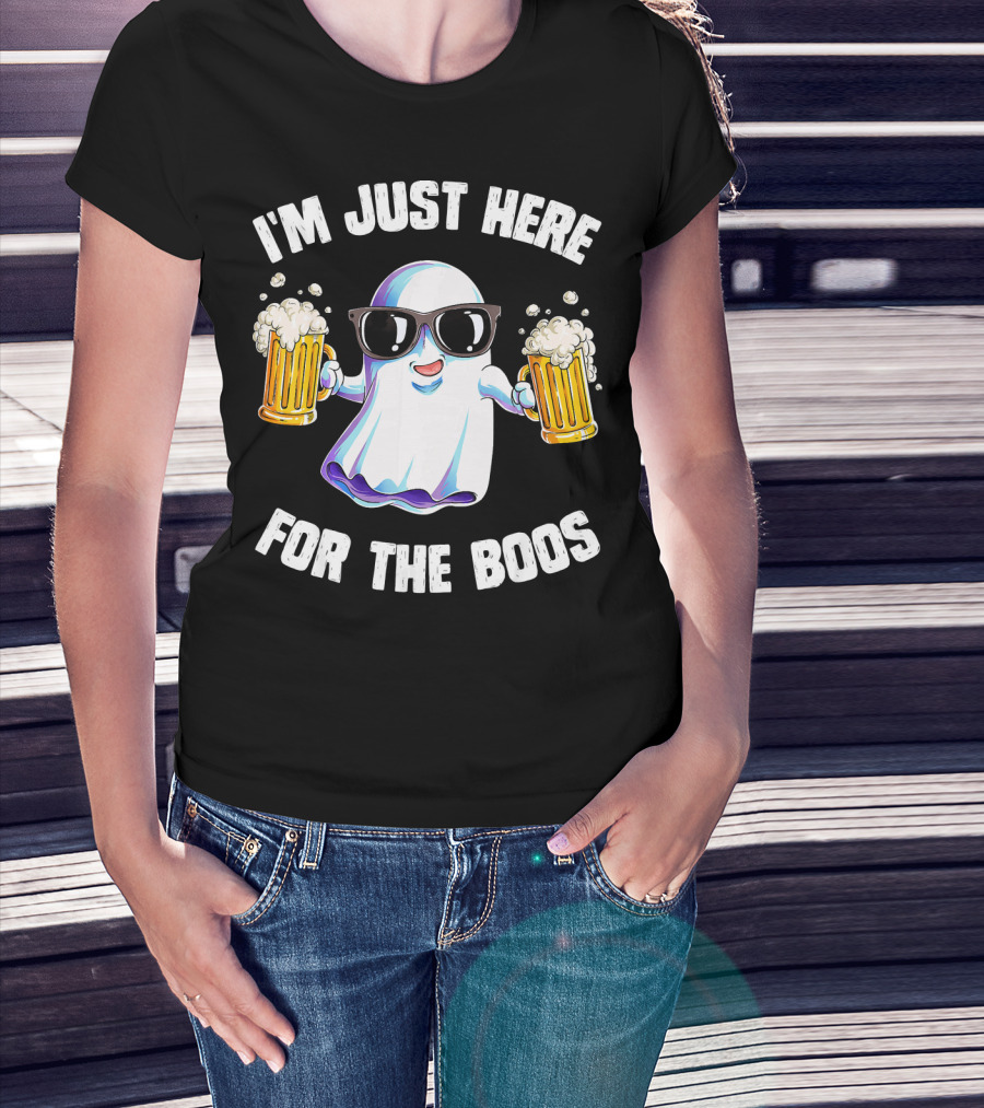 I'm Just Here For The Boos Ghost Holding Beer Mugs With Sunglasses T-Shirt