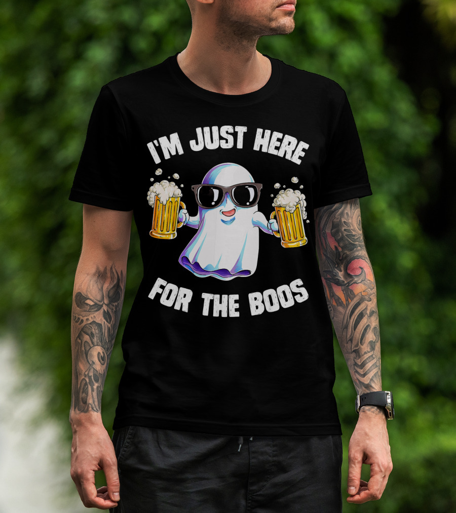 I'm Just Here For The Boos Ghost Holding Beer Mugs With Sunglasses T-Shirt